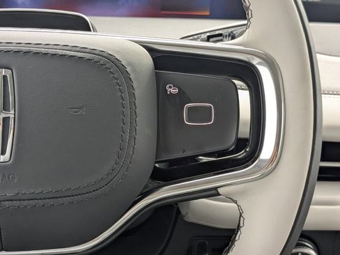 New 2025 Lincoln Navigator L Reserve image 30