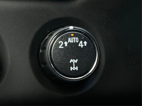Used 2018 Chevrolet Tahoe LT AWD/4WD image 36