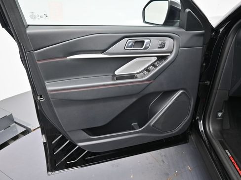 Used 2025 Ford Explorer ST w/ Sun And Sound Package AWD/4WD image 9