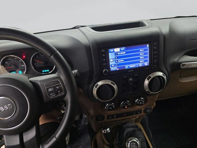 Used 2013 Jeep Wrangler Unlimited Sahara w/ Connectivity Group AWD/4WD image 27