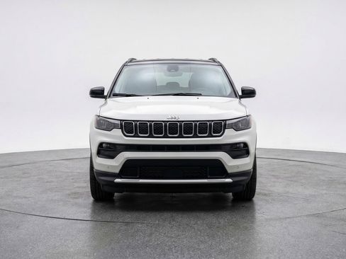 Used 2025 Jeep Compass Limited image 2