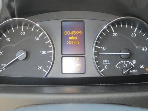 Used 2017 Mercedes-Benz Sprinter 3500 image 59
