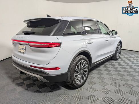 Used 2025 Lincoln Corsair Reserve w/ Towing Package FWD image 2