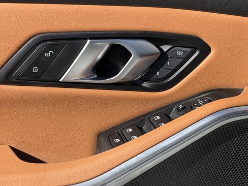 Used 2024 BMW 330i Sedan w/ Premium Package image 17