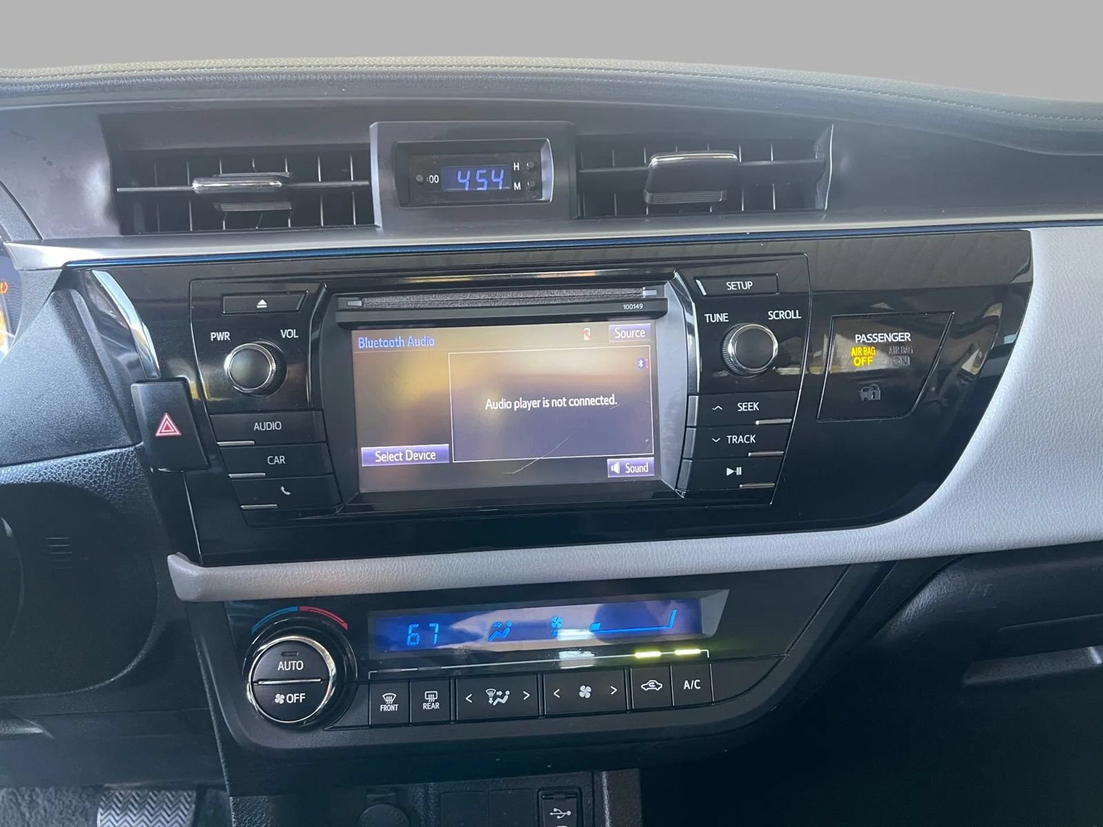 Used 2014 Toyota Corolla LE FWD image 36