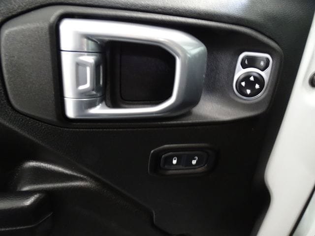 Used 2021 Jeep Wrangler Unlimited Sport AWD/4WD image 3