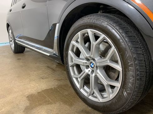 Used 2025 BMW X7 xDrive40i AWD/4WD image 6