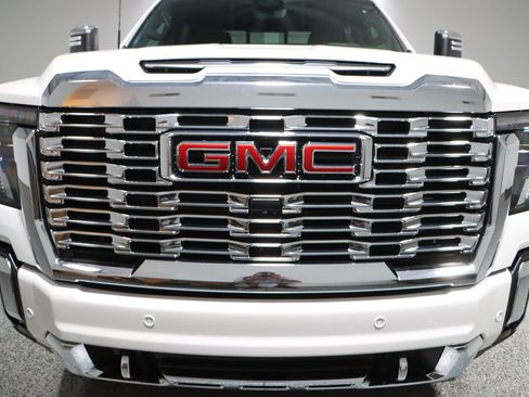 Used 2024 GMC Sierra 2500 Denali w/ Denali Reserve Package image 4