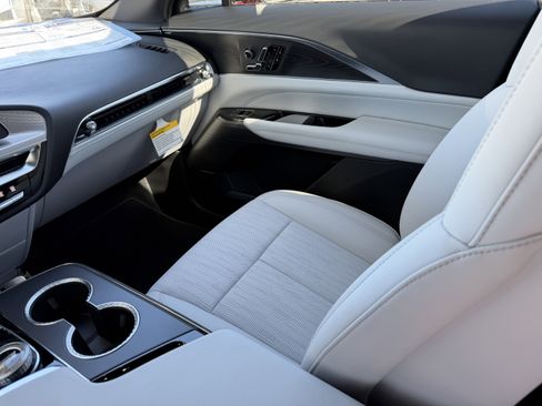 New 2026 Cadillac Lyriq Luxury image 16