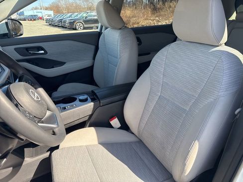 Used 2023 Nissan Rogue SV image 30