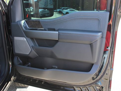 Used 2025 Ford F250 Lariat w/ Chrome Package AWD/4WD image 16