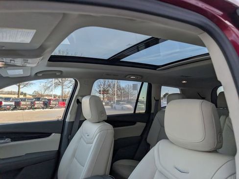 Used 2020 Cadillac XT6 Premium Luxury image 3