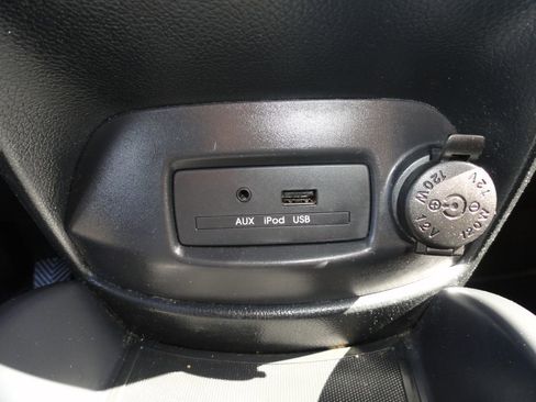 Used 2013 Kia Soul STICK SHIFT! FWD image 14