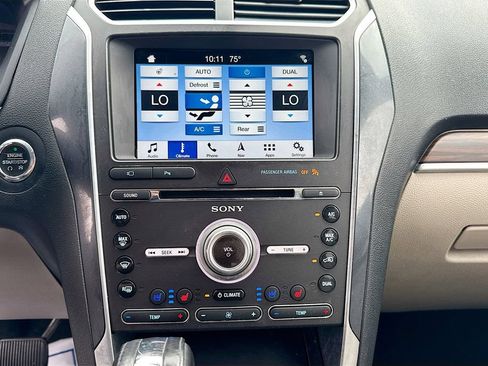 Used 2018 Ford Explorer Limited AWD/4WD image 16