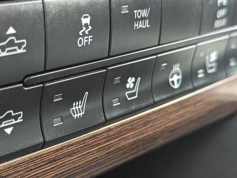 Used 2015 RAM 1500 Laramie w/ Convenience Group image 22