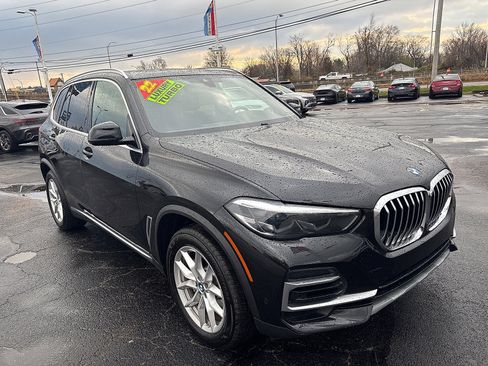 Used 2022 BMW X5 xDrive40i w/ Parking Assistance Package image 1