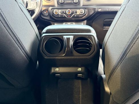 Used 2019 Jeep Wrangler Unlimited Sport S AWD/4WD image 37