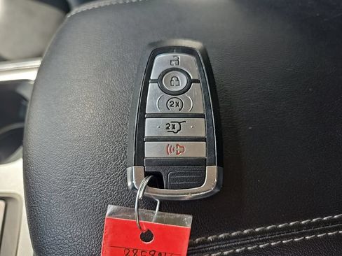 Used 2024 Ford Edge Titanium AWD/4WD image 98