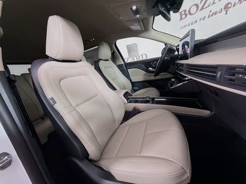New 2026 Lincoln Corsair Premiere FWD image 29