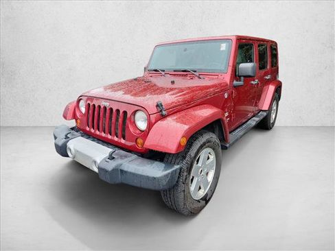 Used 2012 Jeep Wrangler Unlimited Sahara w/ Connectivity Group AWD/4WD image 11