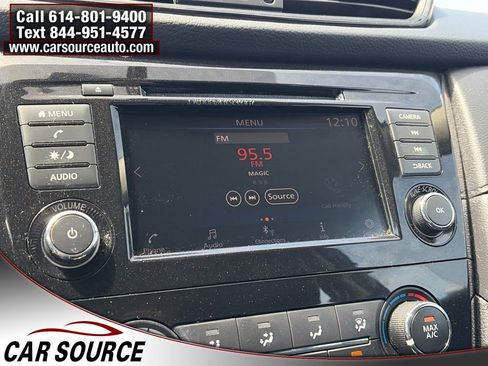 Used 2018 Nissan Rogue S FWD image 19