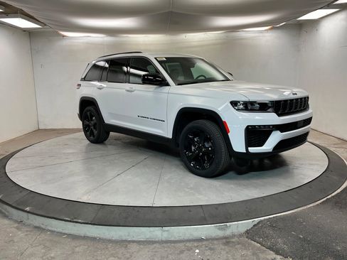 New 2026 Jeep Grand Cherokee Limited image 7