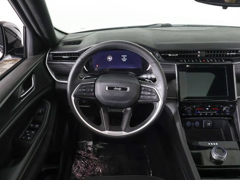 Used 2023 Jeep Grand Cherokee Altitude AWD/4WD image 37