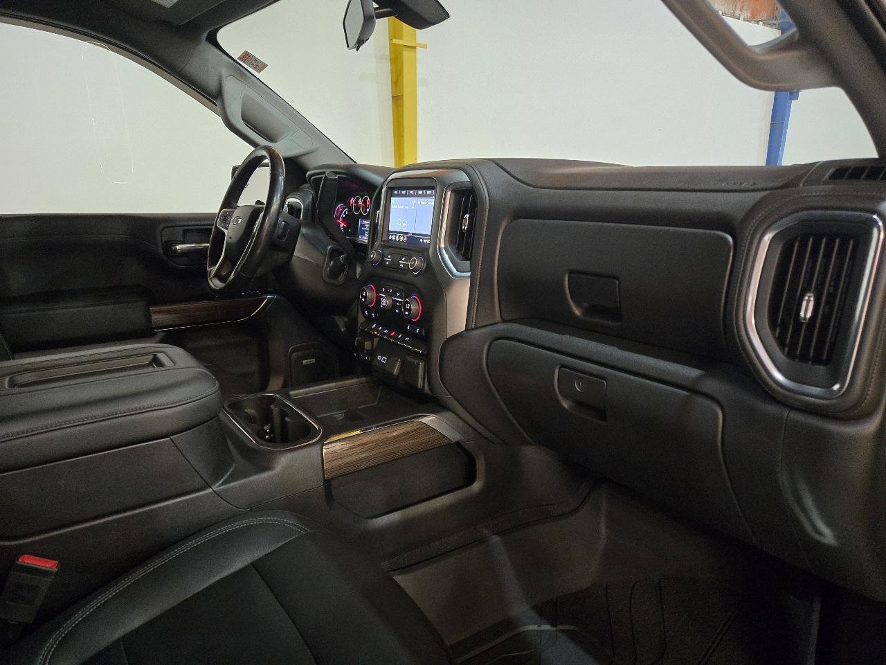 Used 2019 Chevrolet Silverado 1500 RST AWD/4WD image 3