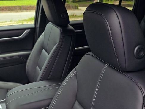 New 2026 GMC Acadia Elevation w/ Elevation Premium Package FWD image 21