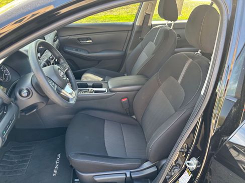 Used 2025 Nissan Sentra SV image 31