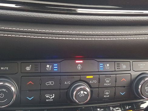 Used 2023 Dodge Durango SRT Hellcat image 19