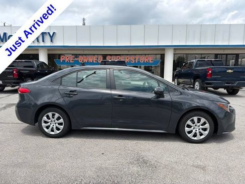 Used 2024 Toyota Corolla LE FWD image 2