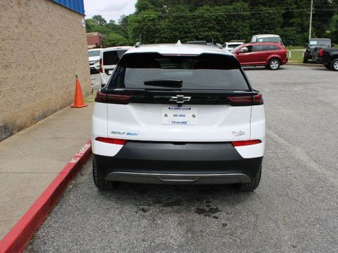 Used 2023 Chevrolet Bolt EUV LT w/ Convenience Package FWD image 5
