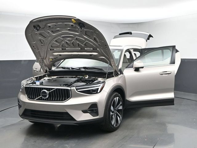 Used 2024 Volvo XC40 B5 Ultimate AWD/4WD image 49