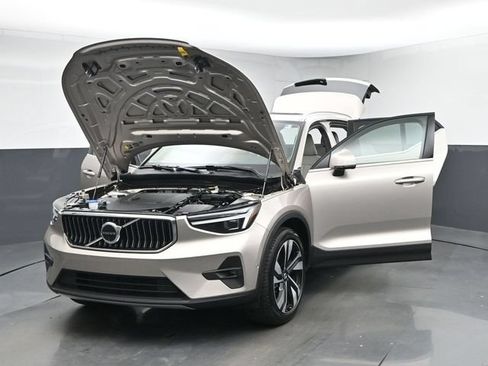 Used 2024 Volvo XC40 B5 Ultimate AWD/4WD image 49