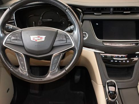 Used 2019 Cadillac XT5 Luxury FWD image 16