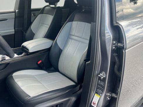 Used 2023 Land Rover Range Rover Evoque R-Dynamic SE AWD/4WD image 15