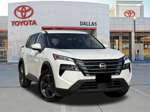 Used 2025 Nissan Rogue SV AWD/4WD image 1