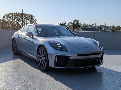 New 2025 Porsche Panamera image 7