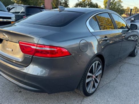 Used 2017 Jaguar XE Prestige image 7
