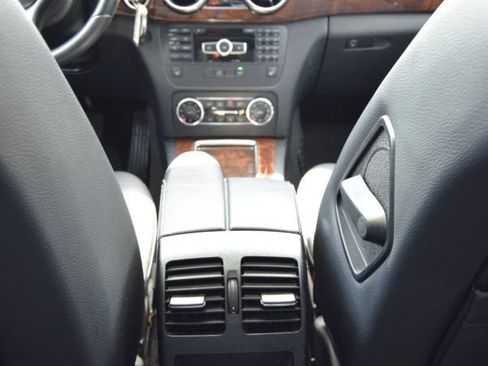 Used 2013 Mercedes-Benz GLK 350 4MATIC image 28