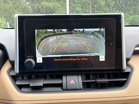 Used 2025 Toyota RAV4 LE FWD image 27