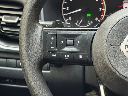 Used 2021 Nissan Rogue SV AWD/4WD image 16