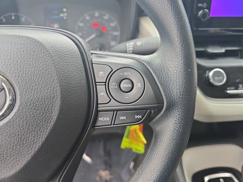 Used 2023 Toyota Corolla LE image 17