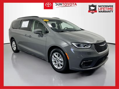 Used 2022 Chrysler Pacifica Touring-L w/ Uconnect Theater Family Group
