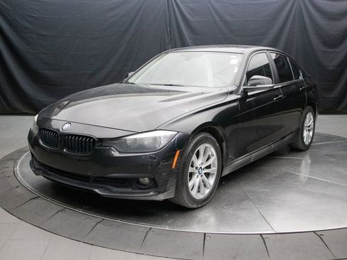 Used 2017 BMW 320i xDrive Sedan image 6