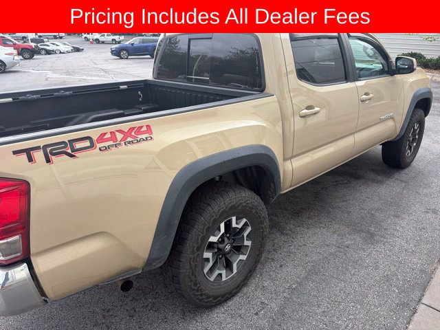 Used 2017 Toyota Tacoma TRD Off-Road w/ Tow Package (A/T) AWD/4WD image 4
