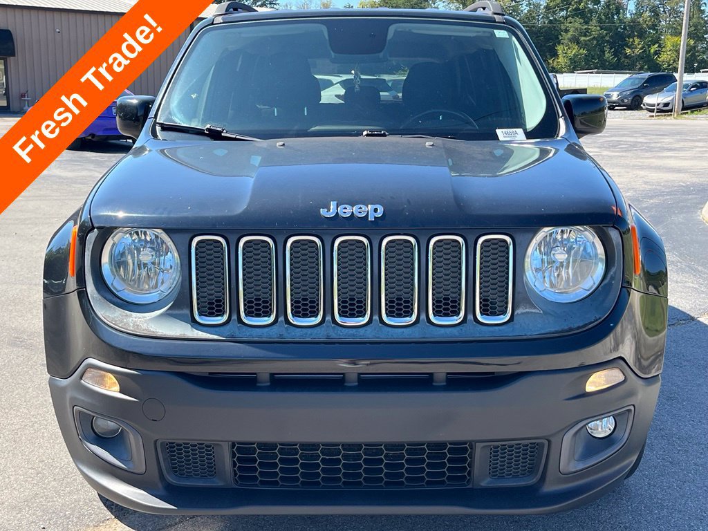 Used 2017 Jeep Renegade Latitude FWD image 3