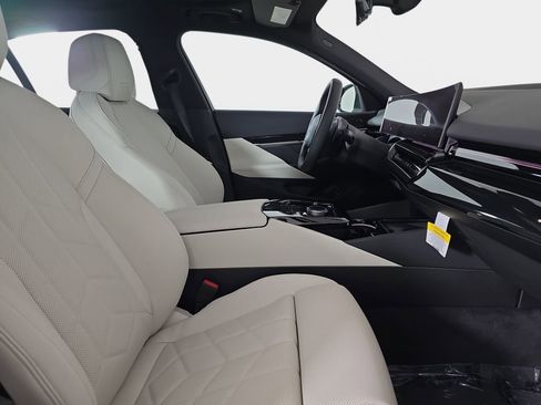 New 2026 BMW 530i xDrive w/ Premium Package AWD/4WD image 9