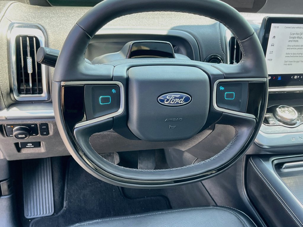 Used 2025 Ford Expedition Max Platinum AWD/4WD image 11